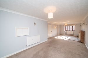 LOUNGE/DINER- click for photo gallery